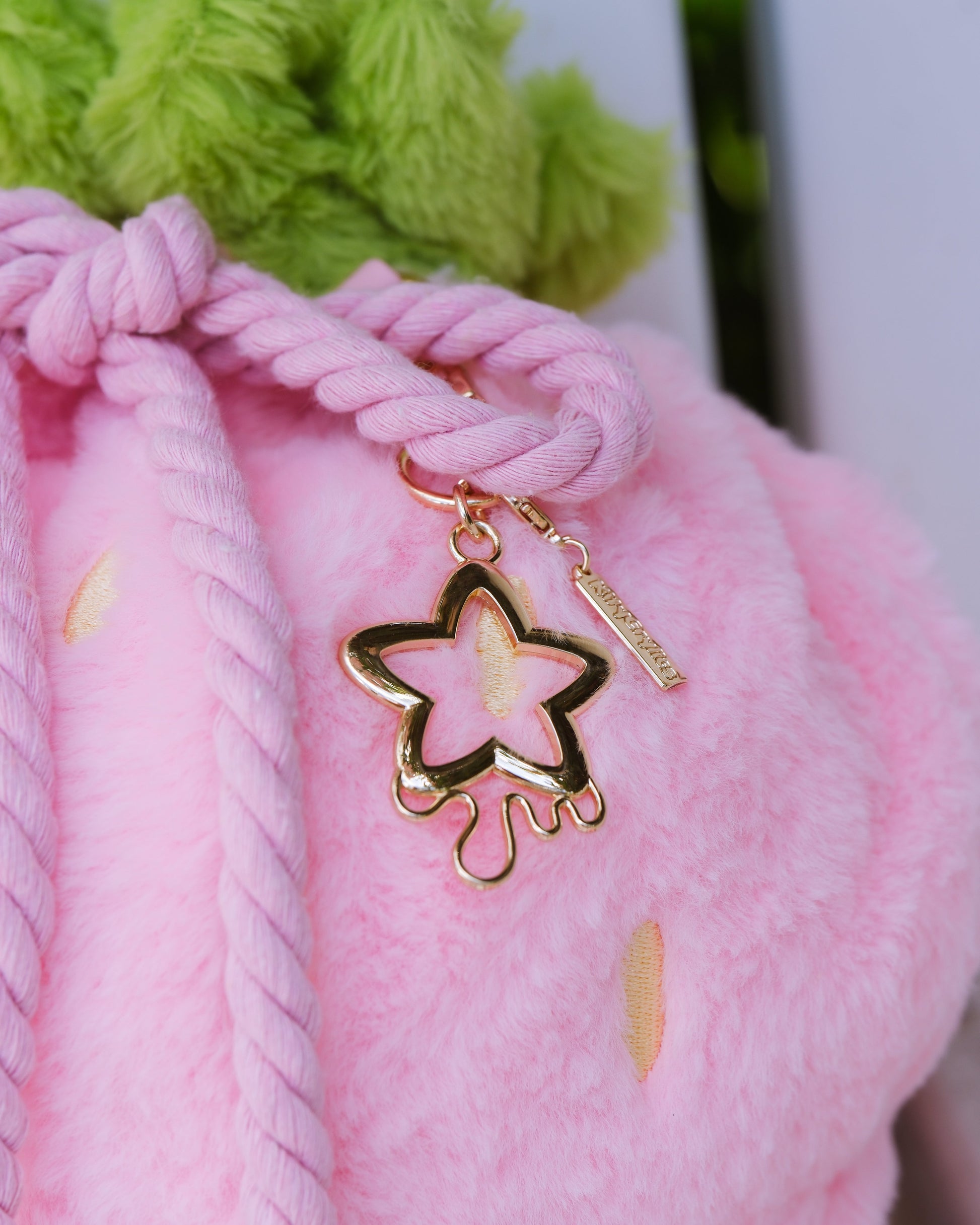 Luxe Velour Soft Strawberry Drawstring Bag [PINK]